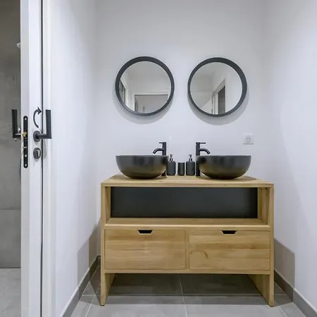 Nocnoc - Le Michelangelo Apartment *